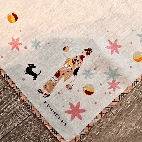 Burberry story Asian scarf NWOT very Rare - Picture 5 of 11